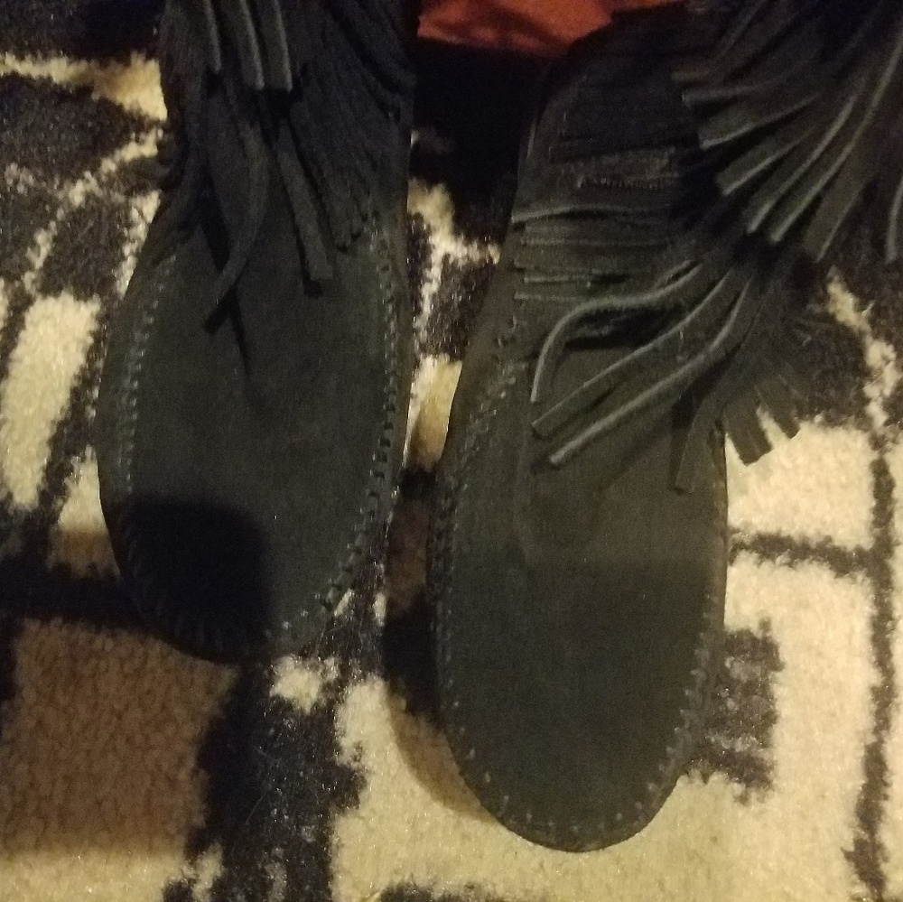 Minnetonka 5-Layer Fringe Knee High Moccasins - image 4